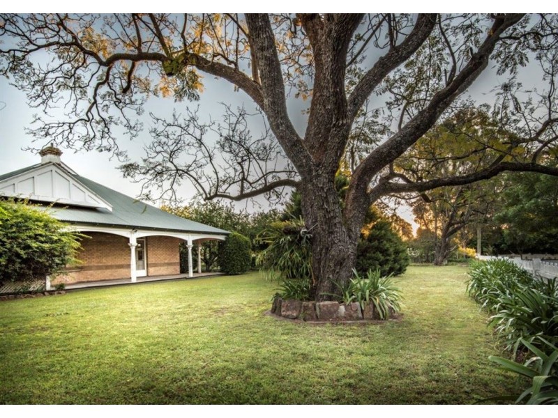 76 Park St, Scone NSW 2337