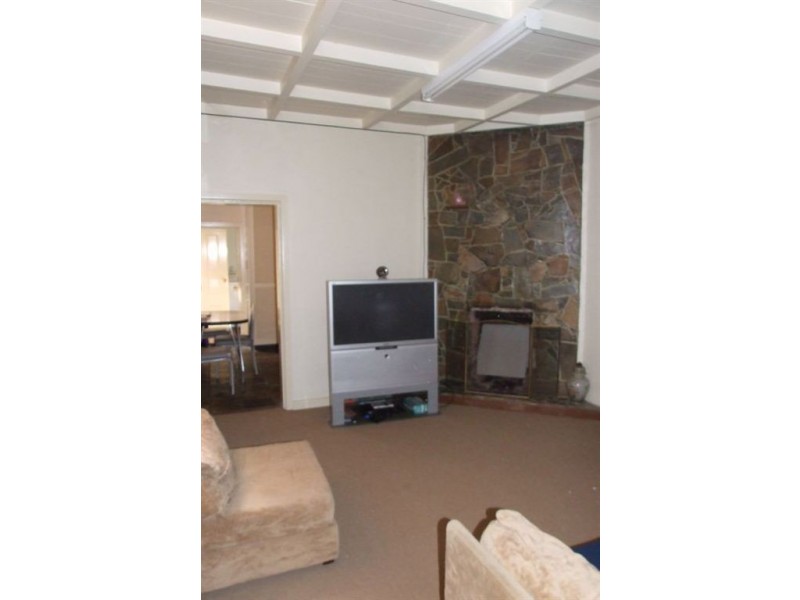 72 Albury Street, Holbrook NSW 2644