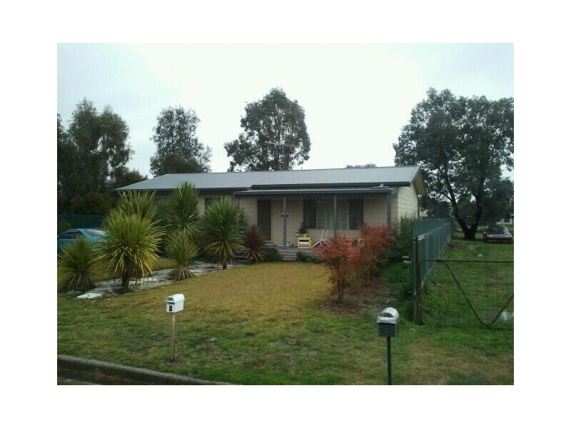 9 Purtell st, Holbrook NSW 2644