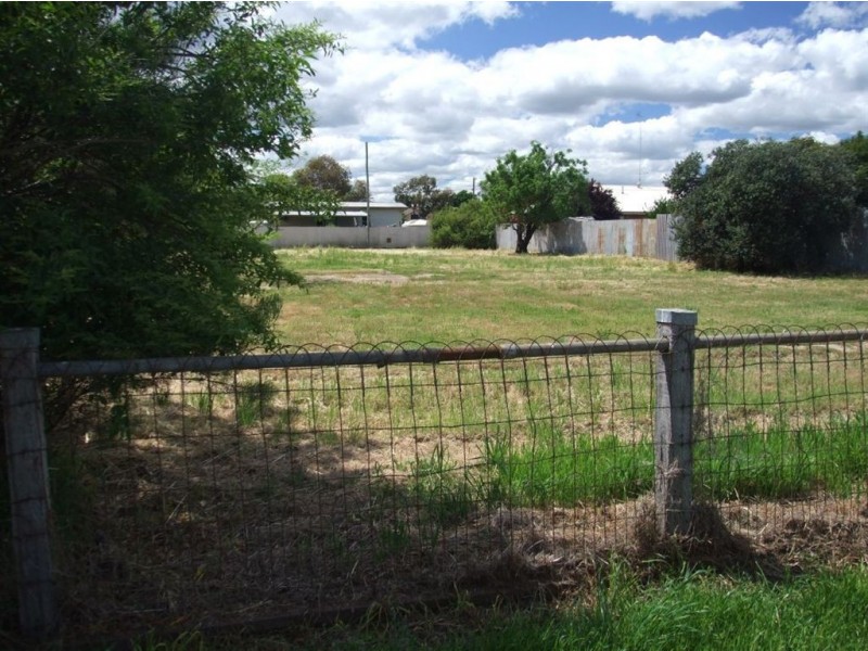 24 South Street, Henty NSW 2658