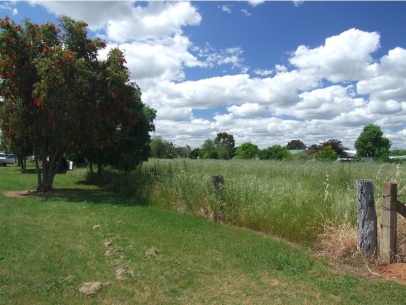 Lots 1 – 3 Third Avenue, Henty NSW 2658