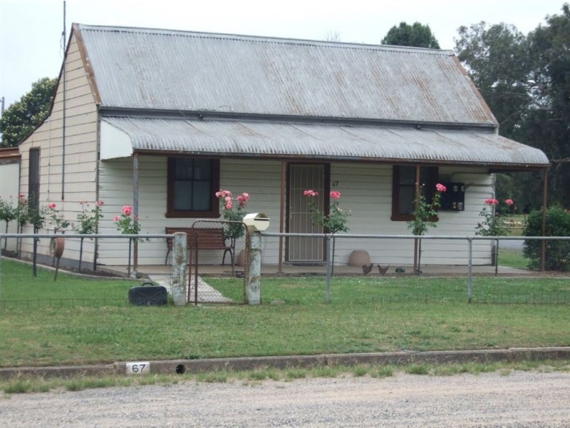 67 Young, Holbrook NSW 2644