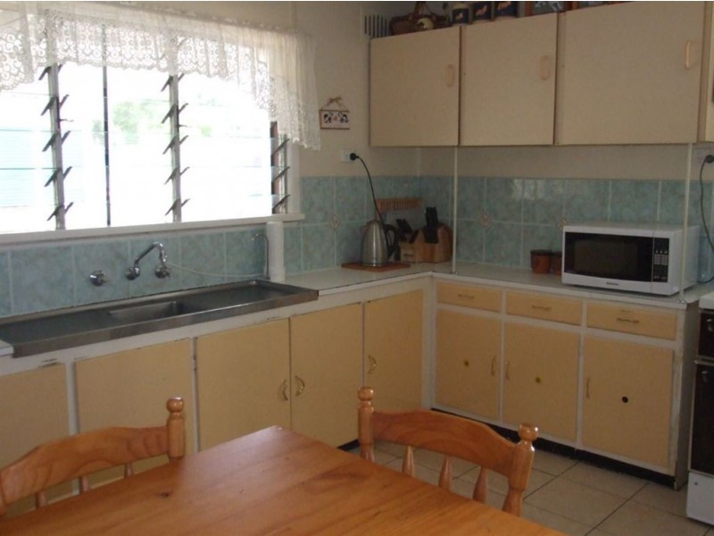 67 Young, Holbrook NSW 2644