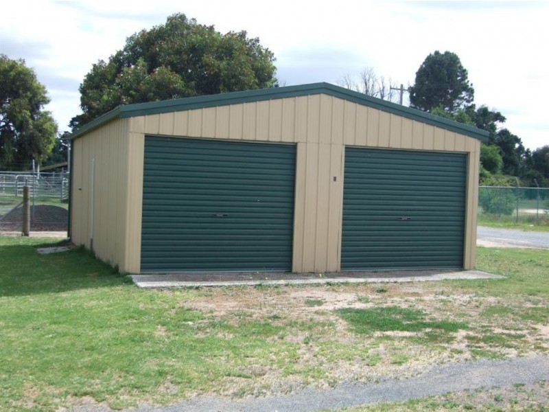 67 Young, Holbrook NSW 2644