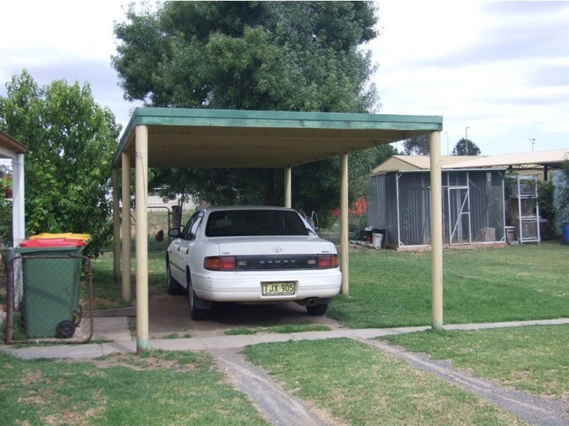 67 Young, Holbrook NSW 2644