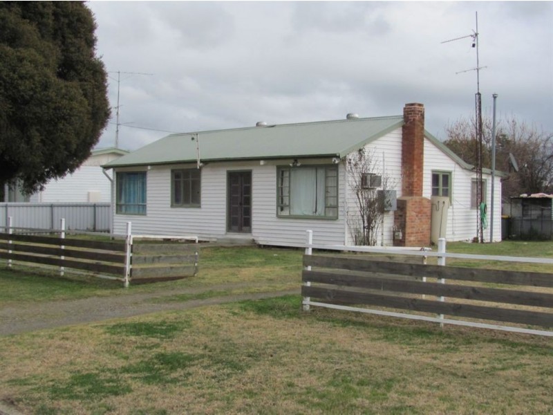 19 Gundagai Street, Holbrook NSW 2644