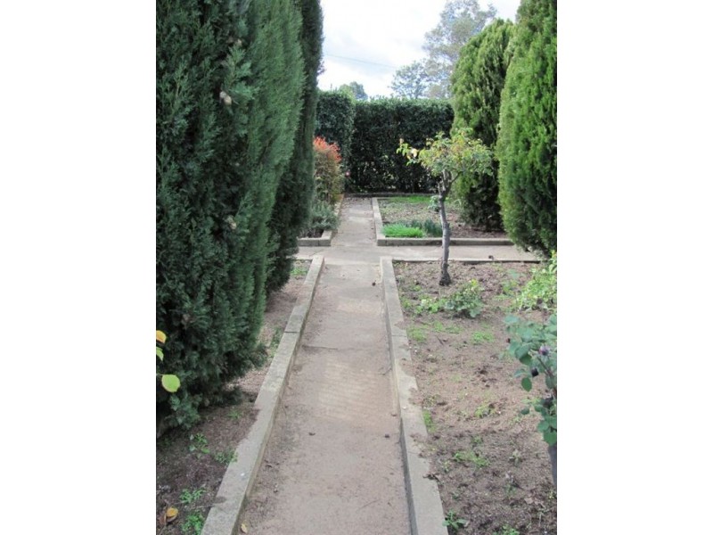 8 Spring Street, Holbrook NSW 2644