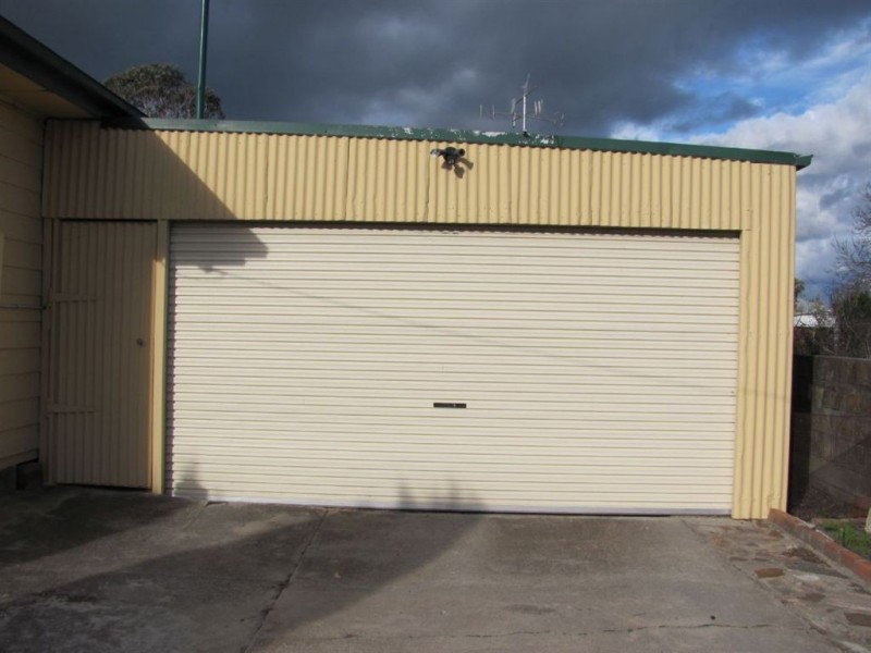 8 Spring Street, Holbrook NSW 2644