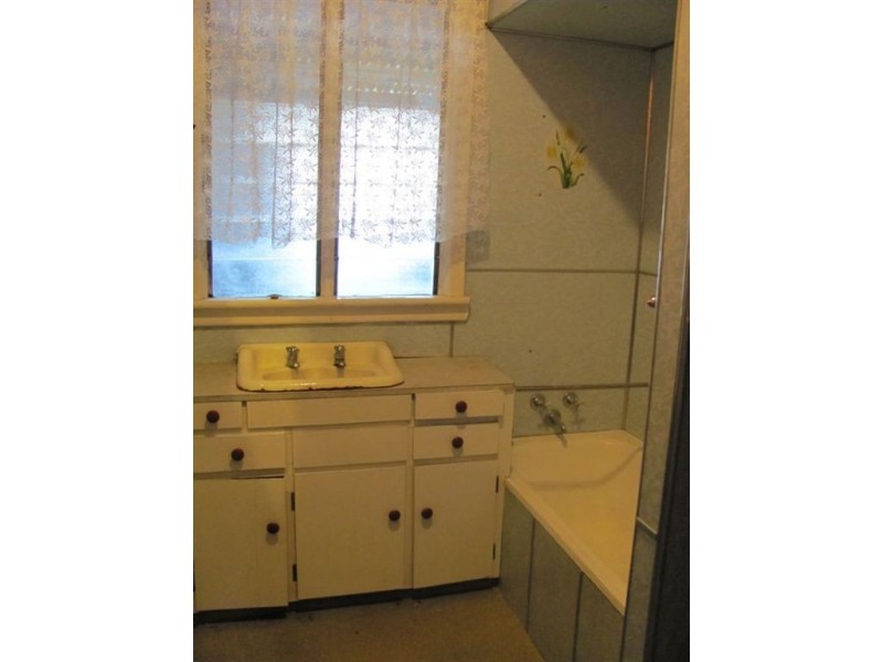 8 Spring Street, Holbrook NSW 2644