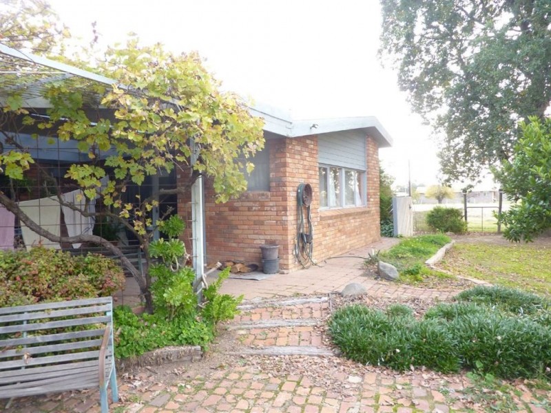 30 Hamilton Street, Culcairn NSW 2660