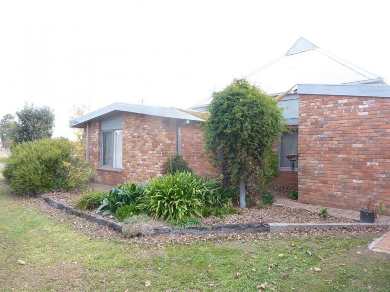30 Hamilton Street, Culcairn NSW 2660