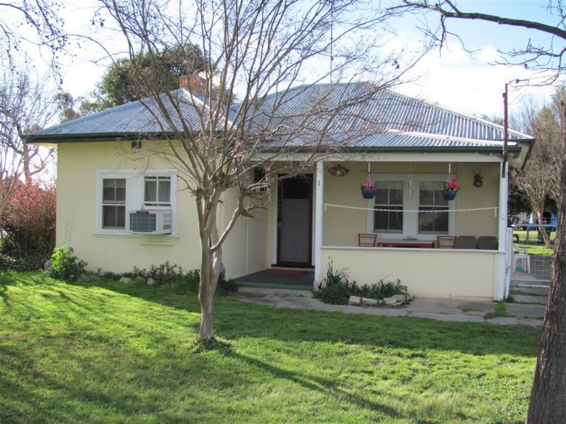 1 Bowler Street, Holbrook NSW 2644