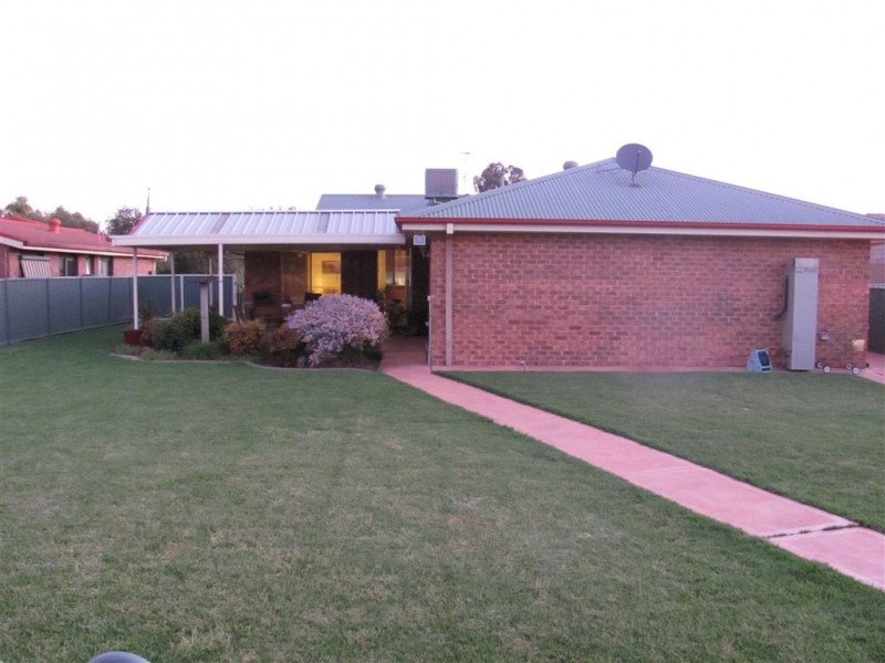 13 Murdoch Street, Holbrook NSW 2644