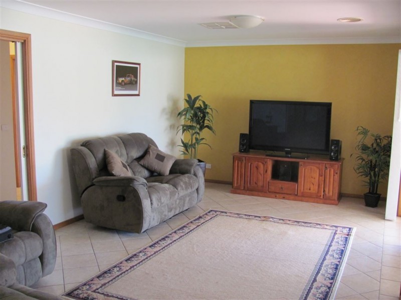13 Murdoch Street, Holbrook NSW 2644