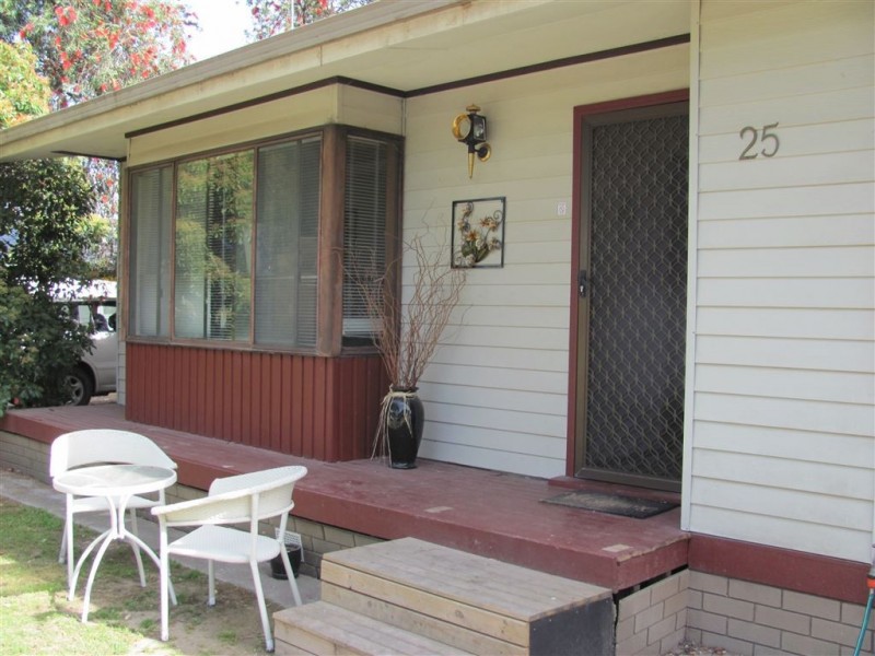 25 Young Street, Holbrook NSW 2644