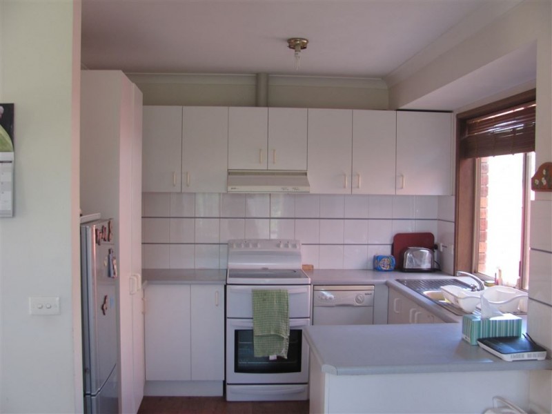 8 Thomas Place, Culcairn NSW 2660