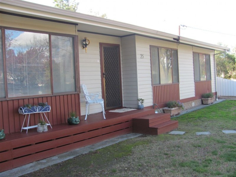 25 Young Street, Holbrook NSW 2644