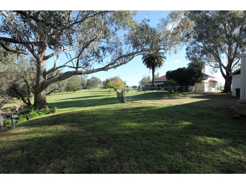 Willesdene/101 Walbundrie Road, Culcairn NSW 2660