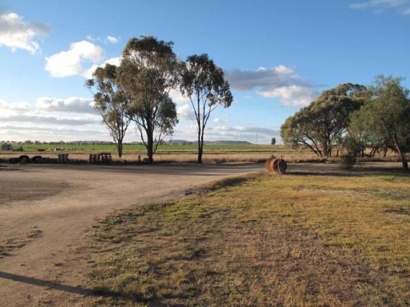 1 Coles Lane, Boomahnoomoonah VIC 3728