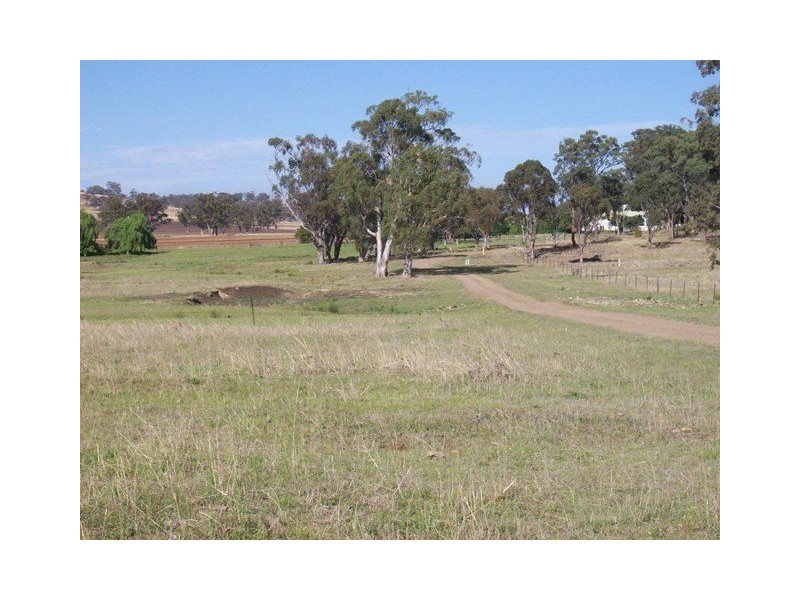 1653 Woodstock Road “ROCKLEIGH STATION”, Inverell NSW 2360
