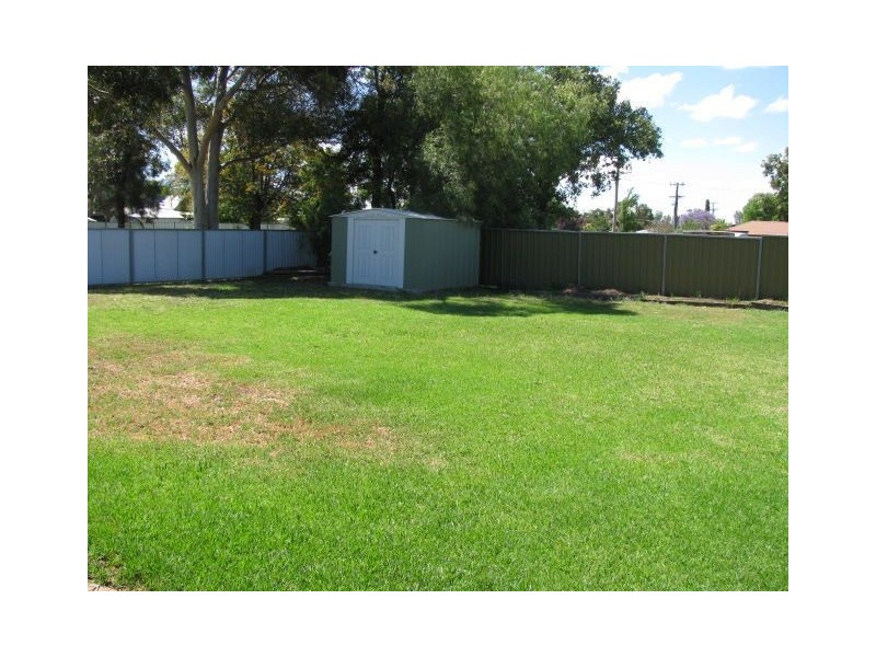 26 Garden Ave, Warren NSW 2824
