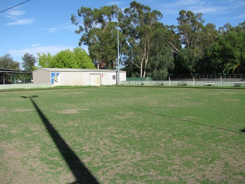5 Burton St, Warren NSW 2824