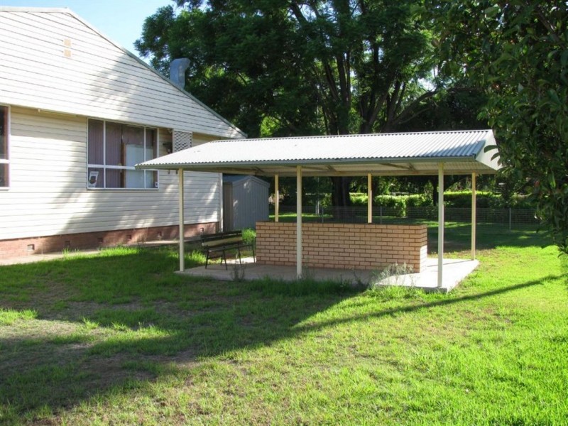 5 Burton St, Warren NSW 2824