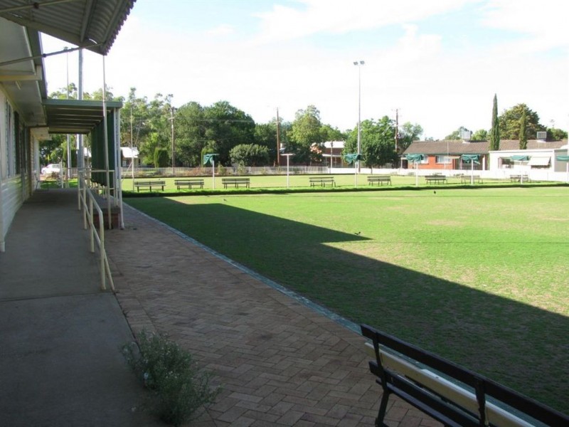 5 Burton St, Warren NSW 2824