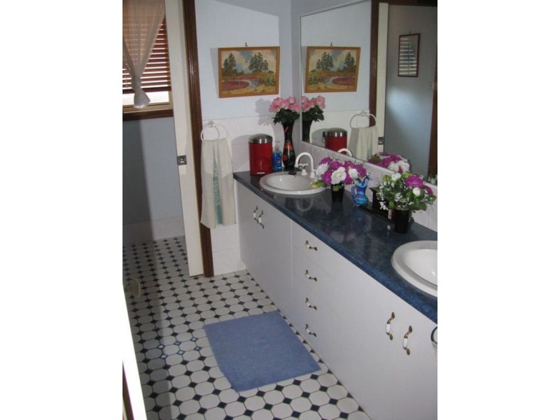 1 Mageibra Place, Warren NSW 2824