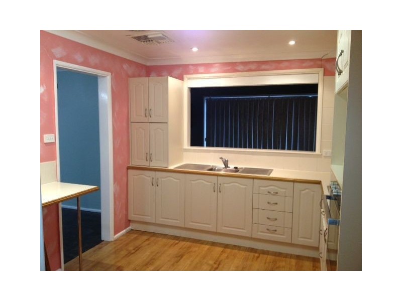 16 Zora St, Warren NSW 2824