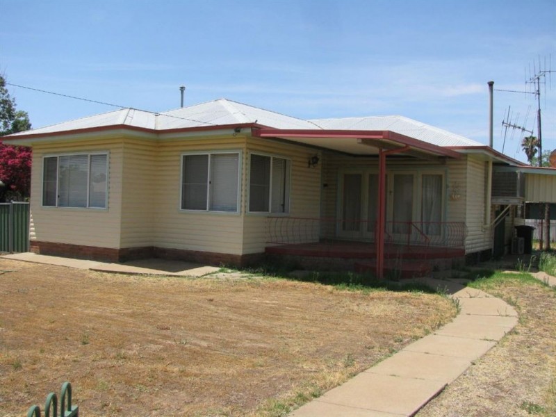 9 Gillendoon St, Warren NSW 2824