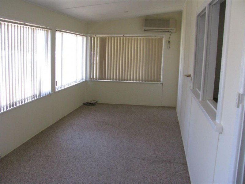 9 Gillendoon St, Warren NSW 2824