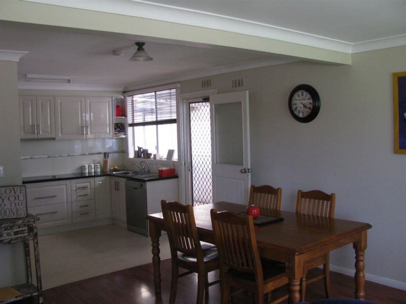 3 Boss Ave, Warren NSW 2824