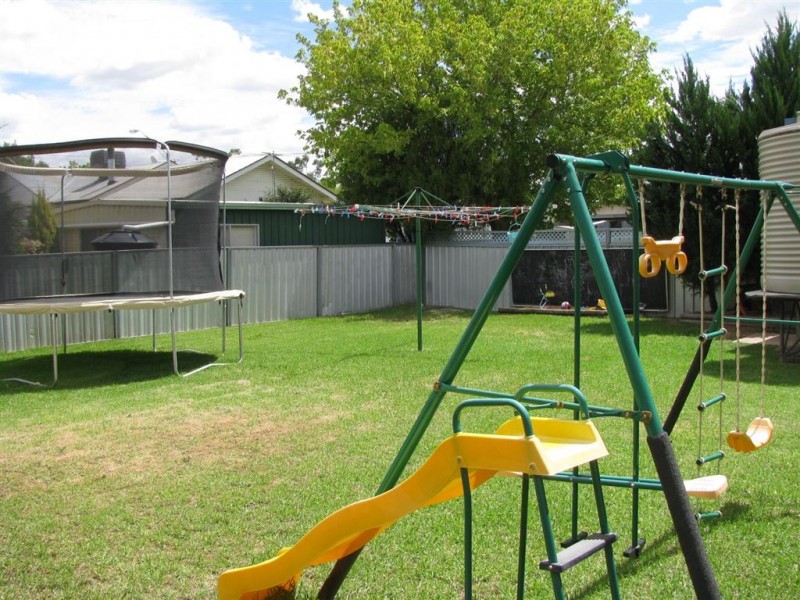 3 Boss Ave, Warren NSW 2824