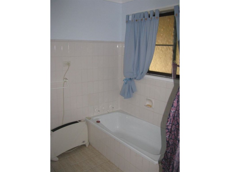 32 Garden Ave, Warren NSW 2824