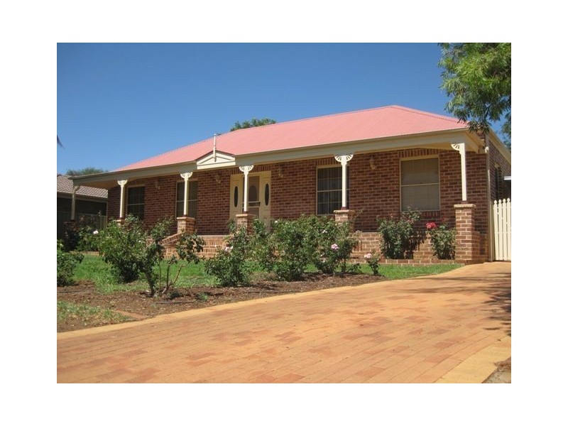 10 Bannister Court, Cobar NSW 2835