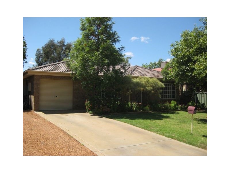 12 Bannister Court, Cobar NSW 2835