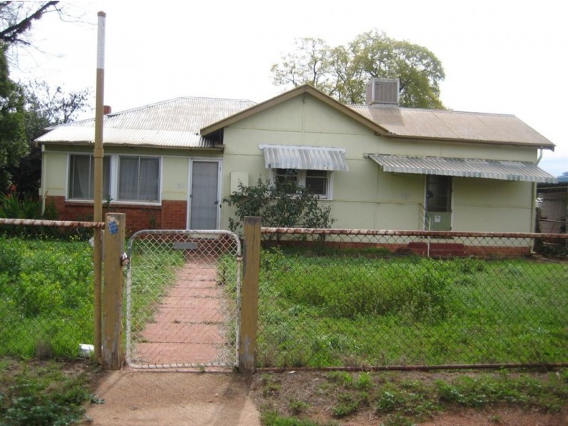 11 Becker Street, Cobar NSW 2835
