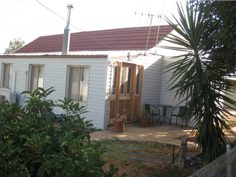 24 Green Street, Cobar NSW 2835