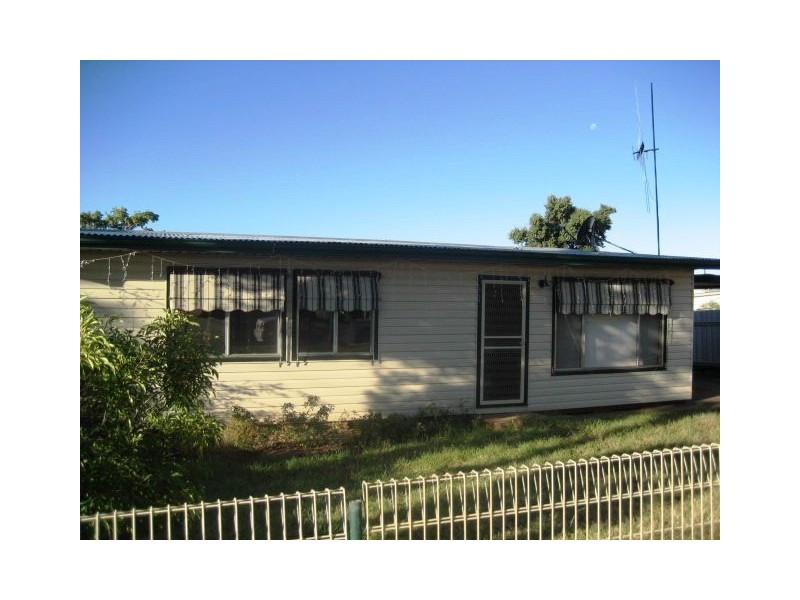 28 Elizabeth Crescent, Cobar NSW 2835