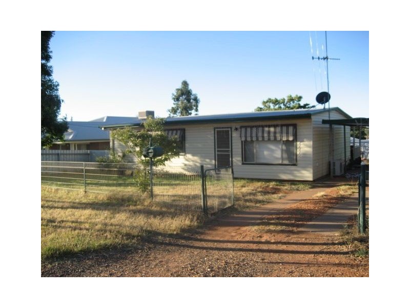 28 Elizabeth Crescent, Cobar NSW 2835