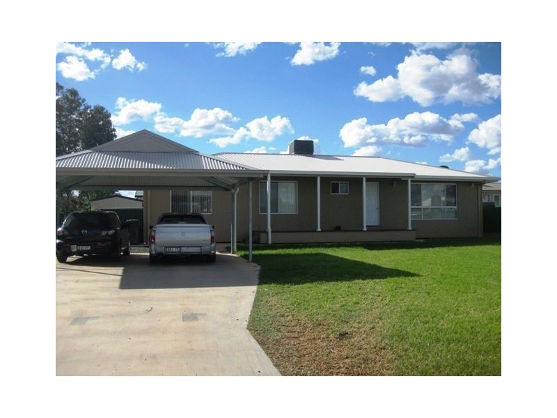 4 Hogan Place, Cobar NSW 2835