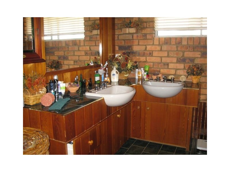5 Jones Drive, Cobar NSW 2835