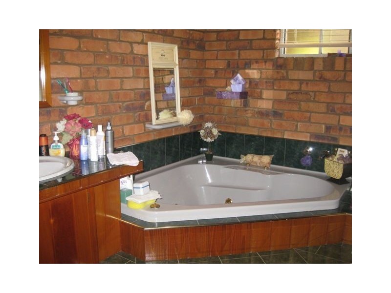 5 Jones Drive, Cobar NSW 2835
