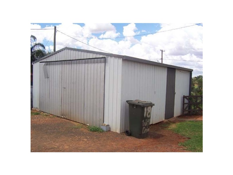 18 Wattle Drive, Cobar NSW 2835