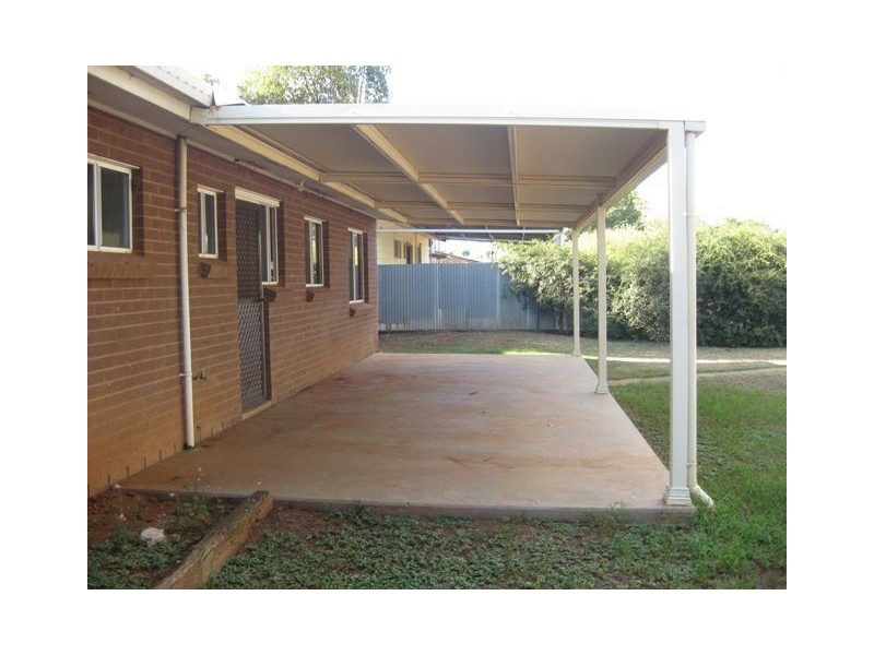 26 Woodiwiss Ave, Cobar NSW 2835