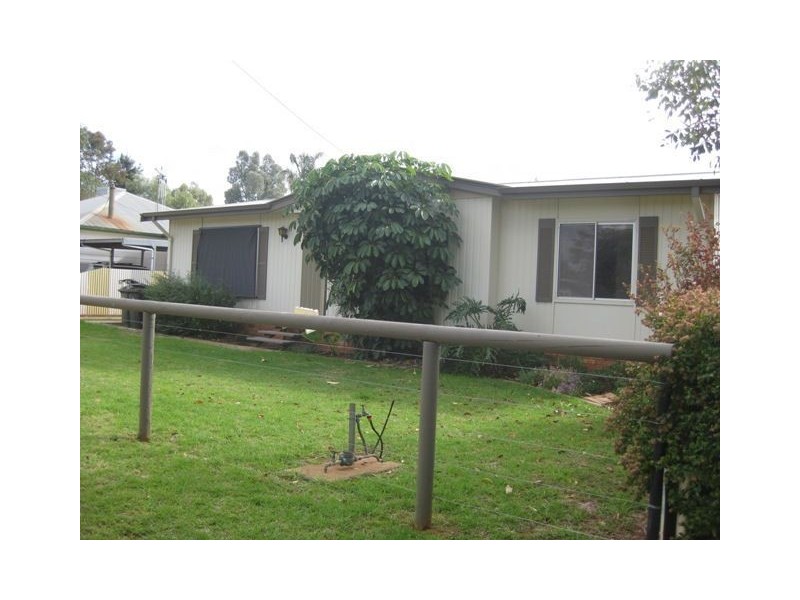 7 Lamrock St, Cobar NSW 2835