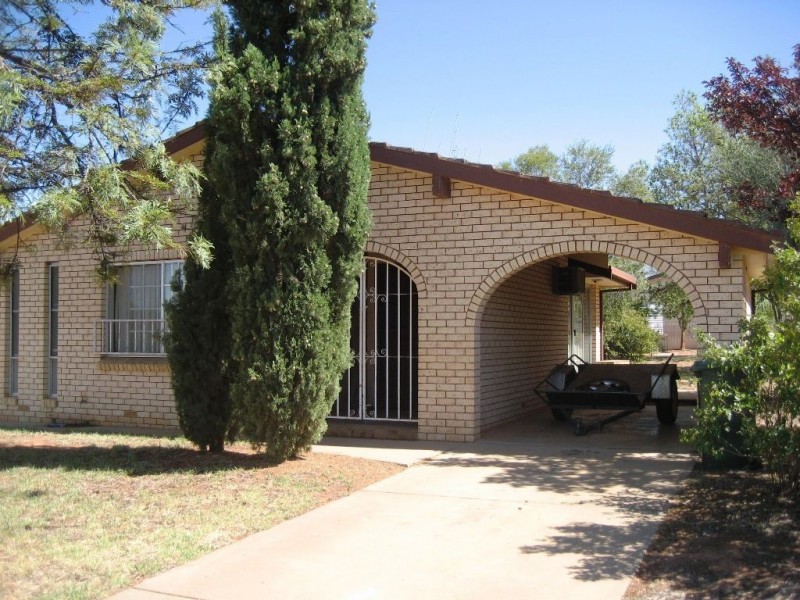 25 Lamrock St, Cobar NSW 2835