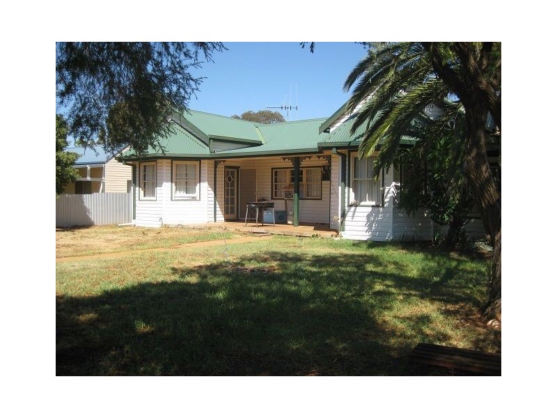 21 Leah Street, Cobar NSW 2835