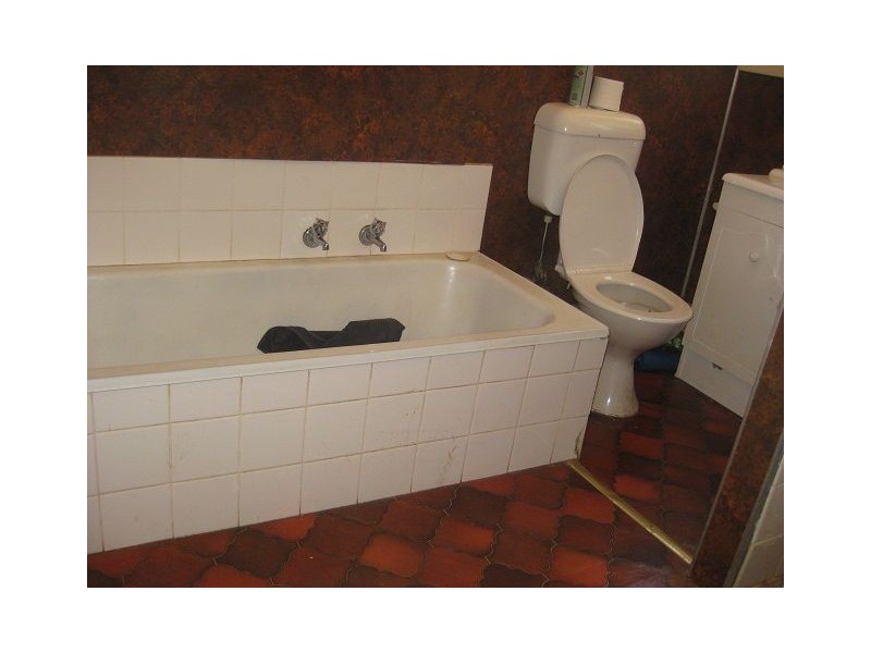 21 Leah Street, Cobar NSW 2835